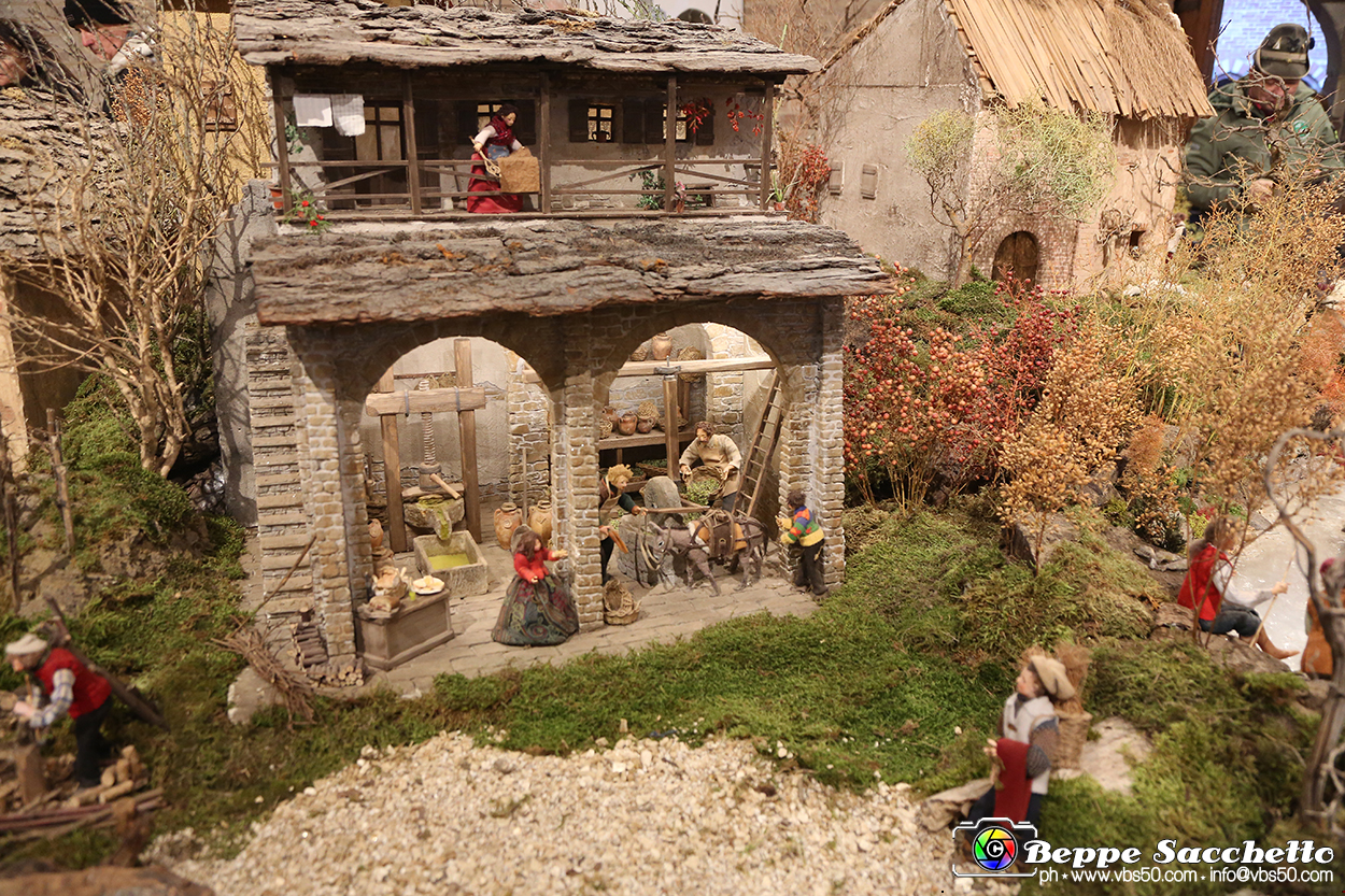 VBS_7488 - Abbazia di Vezzolano - Presepe artistico di Anna Rosa Nicola.jpg
